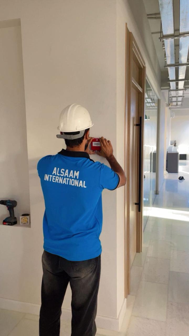 نظام أمن متكامل لمجمع سكني ذكي