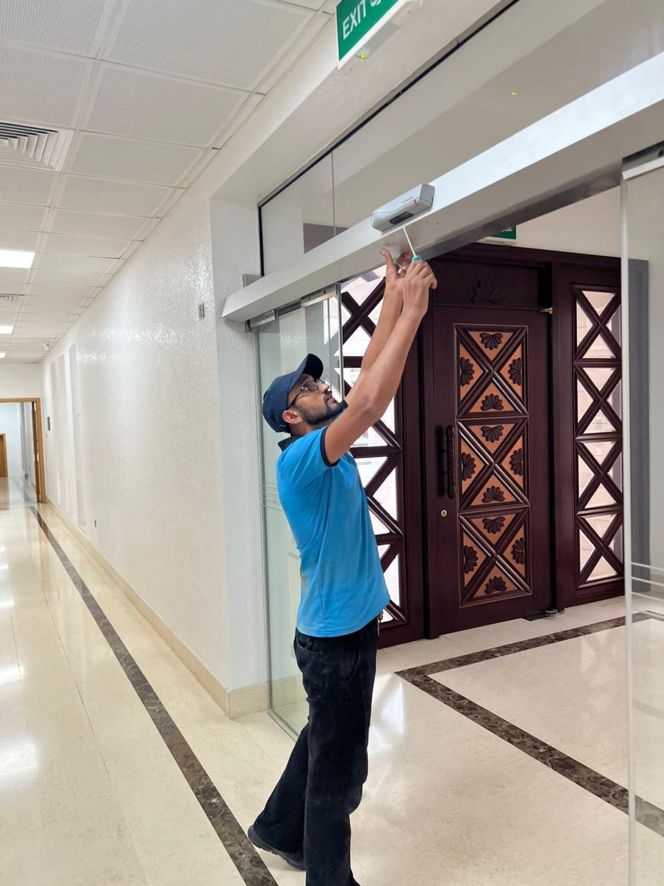 نظام أمن متكامل لمجمع سكني ذكي